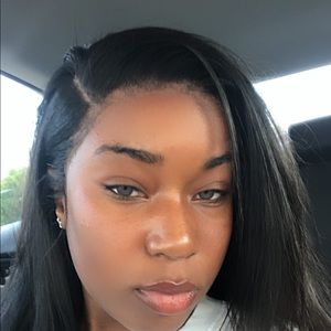 Meet your Posher, Mia